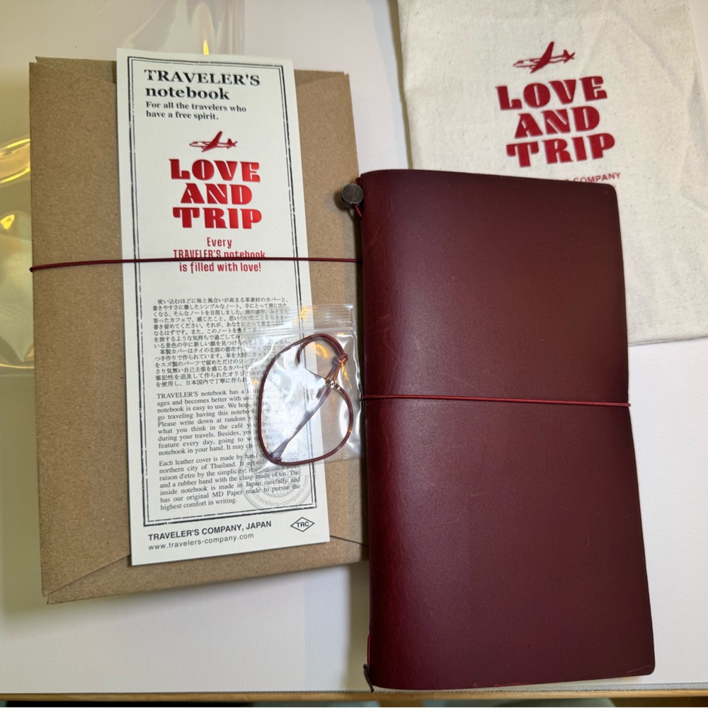 Red Traveler's Company Love and Trip STANDARD - 2025 Limited Edition Cover